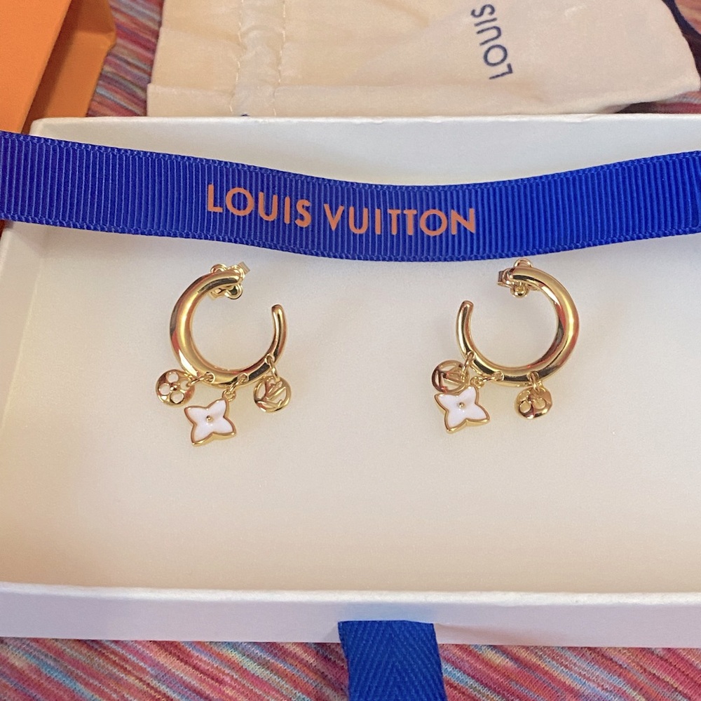 ❤️ LOUIS VUITTON MOON EARRINGS!❤️